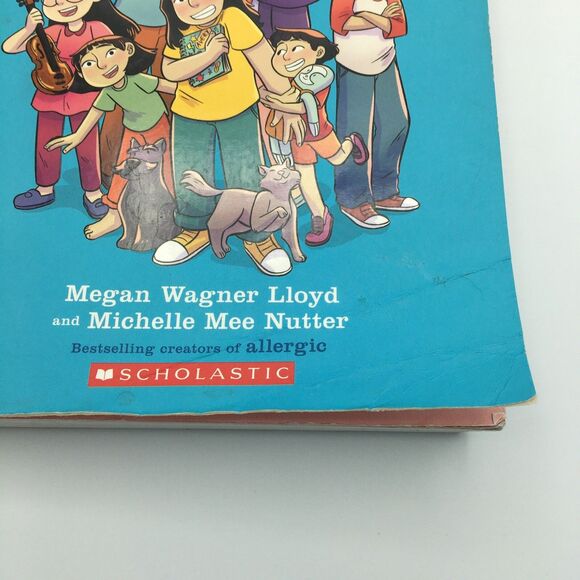 Squished: a Graphic Novel by Megan Wagner Lloyd (2023, Trade Paperback) book - Picture 2 of 7